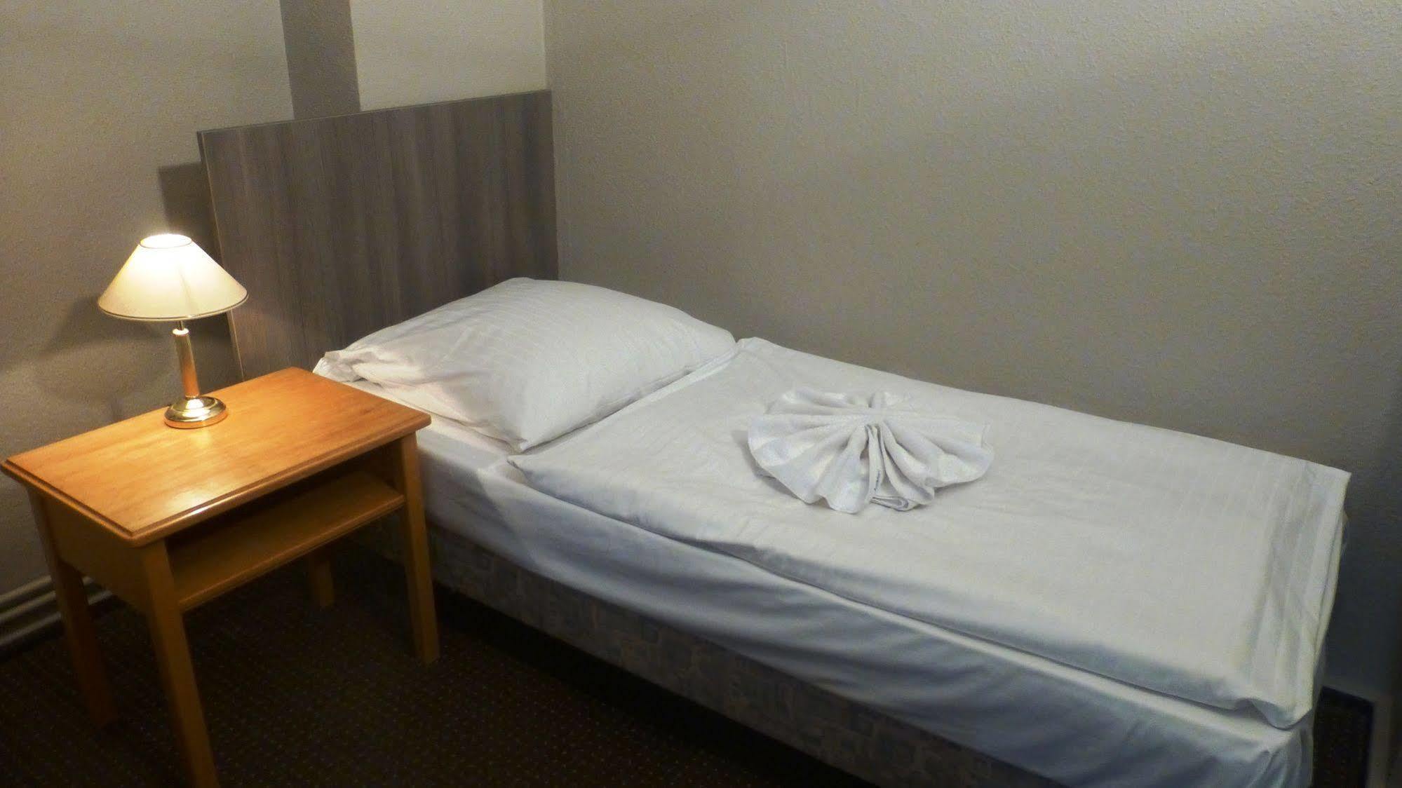 Hotel Rehberge Mitte 2*
