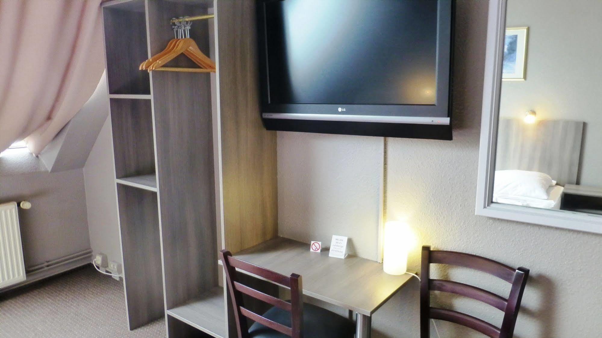 Rehberge Mitte Hotel 2*